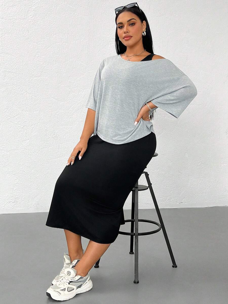 SHEIN Essnce Bộ đồ đôi thời trang mùa xuân/hè dành cho nữ cỡ lớn, kiểu dáng thoải mái, co giãn, dễ mặc hàng ngày, cơ bản, đa năng, tôn dáng gồm áo vest đen dài và áo khoác ngoài màu xám nhạt, phong cách đơn giản, trang phục sân bay, mùa hè châu Âu. - Xám - Xem 1