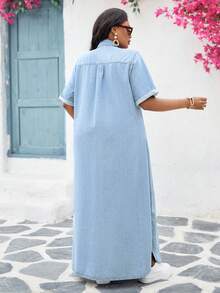 SHEIN CURVE+ 大尺碼度假休閒前扣牛仔洋裝 - 淺色水洗藍 - 查看 2