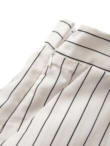 GlowEve CURVE Plus Size Women's Casual Vertical Striped Wide Leg Shorts, Versatile For Daily Wear And Commuting, Suitable For Spring And Autumn. Women's Casual Shorts, Simple All-Match Commuter Shorts, Women's Formal Trousers Shorts, Women's Shorts Series. - Black and White - View 6