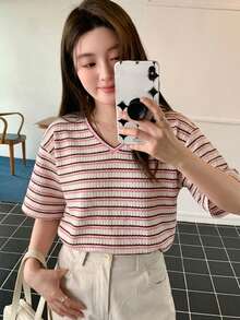 DAZY Camiseta de mujer a rayas con cuello en V, manga corta, casual, versátil, con gráfico, para verano - Multicolor - Ver 4