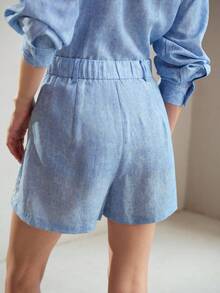 MOTF PREMIUM Shorts Femininos de Linho com Efeito Denim, Estampa de Textura e Bordado Artesanal - Azul - Visão 3