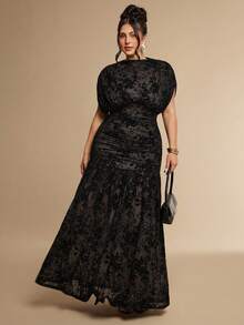 SHEIN BAE CURVE Vestido ultra largo negro con estampado de terciopelo para mujer talla grande - Negro - Ver 3