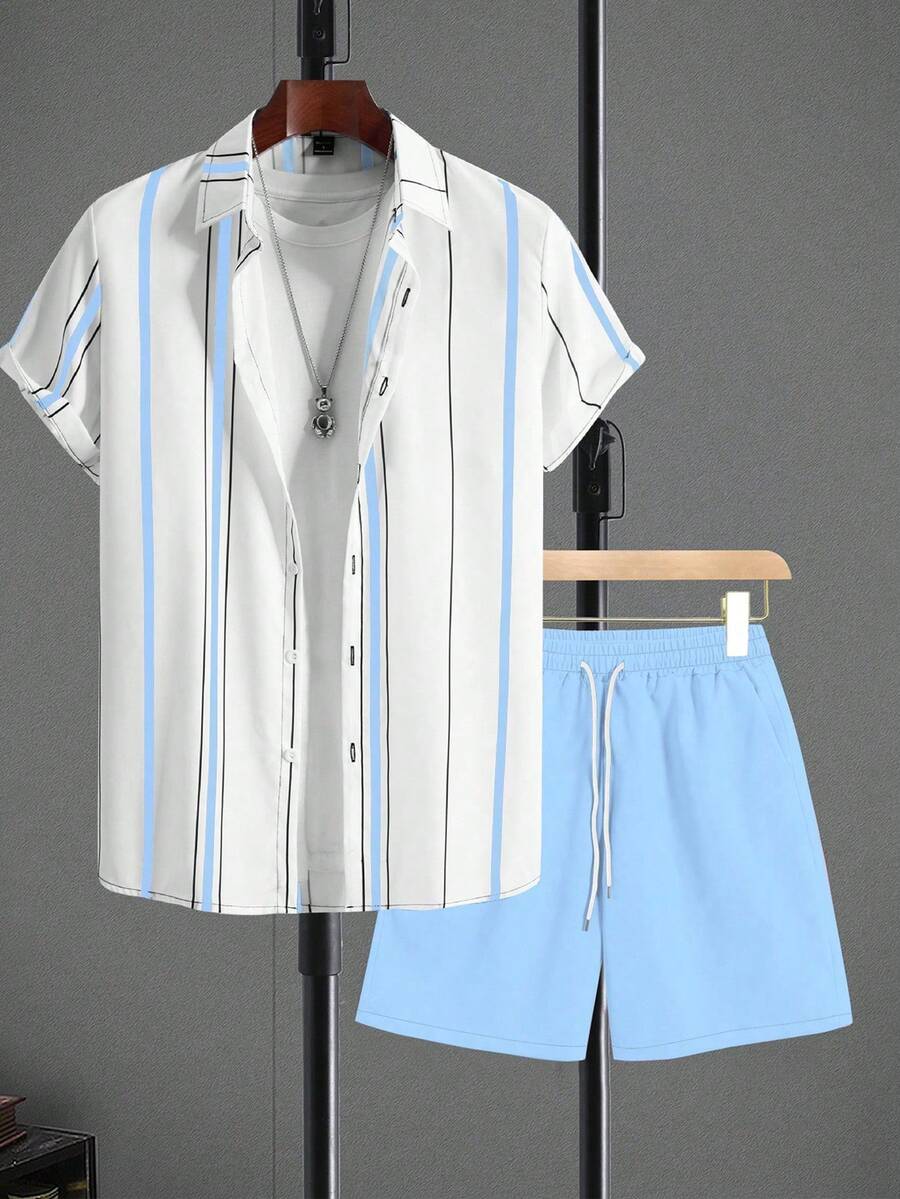 Manfinity Homme Bộ 2 áo sơ mi tay ngắn in họa tiết sọc cài nút phía trước và quần short cạp rút dây cho nam Bộ quần áo nam mùa hè, trang phục ấm áp - Màu xanh nhạt - Xem 1