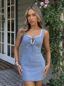 Aloruh Women's Lace Trim Patchwork Cutout Chest Double Layer Bow Tie Wide Strap Denim Dress, French Vacation Bodycon Dress, Slim Fit Mini Skirt Light Blue - Blue - View 3
