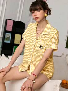 Chillnights 女款休閒極簡條紋字母 Hers 情侶風翻領鈕扣針織兩件式睡衣套裝 - 杏色 - 查看 6