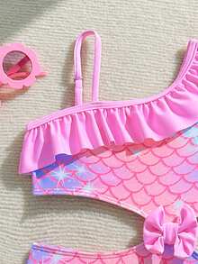 SHEIN Young Girl Fish Scale Pattern Pleated Bow Decor One-Piece Swimsuit, Pink Ruffle Trim One-Shoulder Design, Suitable For Beach Vacation, Pool Party, Beach Party - Pink - View 5