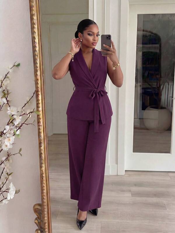 SHEIN Lady CURVE 大尺碼女款純色披肩領繫帶無袖西裝外套與長褲休閒通勤兩件套棕色連身褲女款大尺碼正式連身褲棕色兩件套女款兩件套優雅孕婦裝兩件套秋冬女裝紫色兩件套女款紫色連身褲女款孕婦裝兩件套