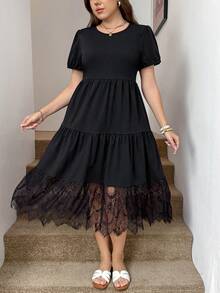 SHEIN LUNE 休閒大尺碼女款度假蕾絲拼接下擺圓領洋裝 - 黑色 - 查看 6
