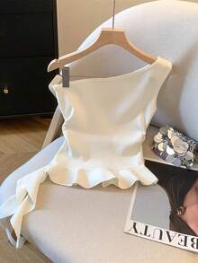 Resyla Fashion Casual Basic Fitted White One-Shoulder Ruffle Hem Plus Size Tank Top - White - View 2