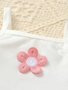 SHEIN Elladie kids 2件組少女款柔軟可愛活力風白色無袖背心上衣與粉色百褶寬腿褲套裝，胸前3D花朵裝飾，適合日常穿著、週末出遊、家庭活動、返校，春夏季適用 - 粉色 - 查看 4