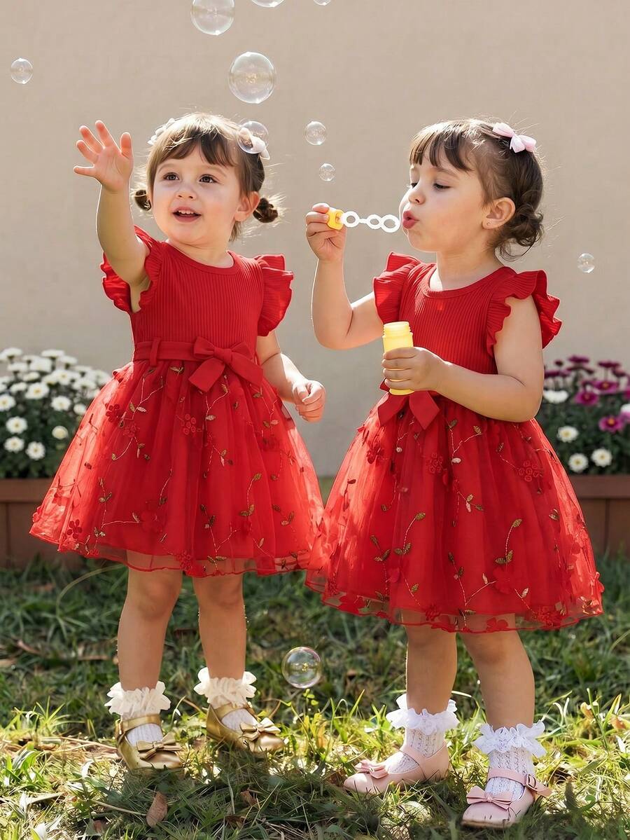 SHEIN Vestido elegante y dulce de punto acanalado rosa con manga corta de casquillo para niñas bebé, con vestido de malla floral 3D y cinturón de cintura, lindo conjunto elegante de verano para vacaciones y fiestas - Rojo - Ver 1
