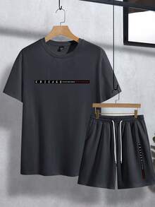 Manfinity Homme CHICAGO 字母印花深灰色男士修身短袖T恤與短褲套裝，成熟休閒百搭經典T恤與短褲套裝，度假 - 灰色 - 查看 3