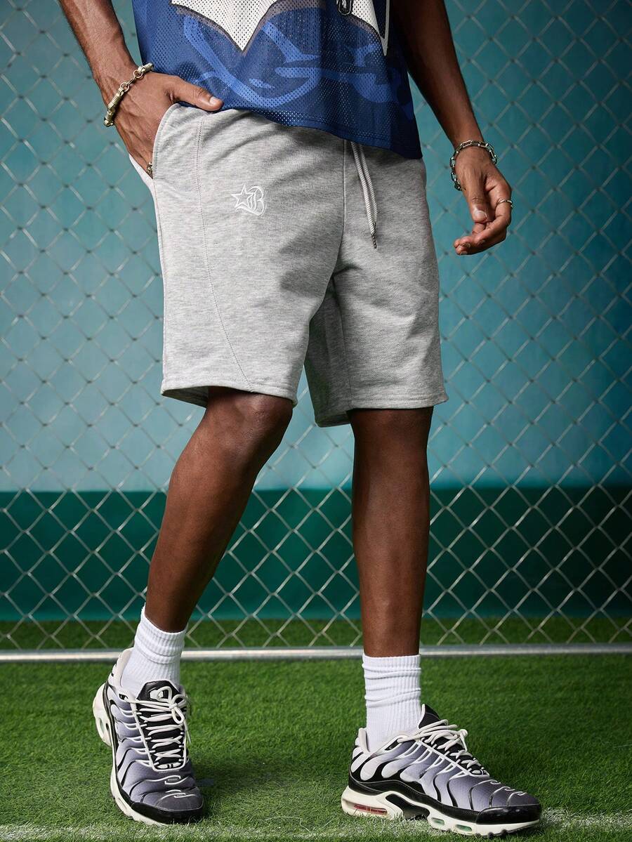 EVRINFINITE Pantalones cortos de punto casuales con patrón bordado sencillo para hombres, pantalones de chándal rectos y holgados con parches de estilo urbano - Gris Claro - Ver 1