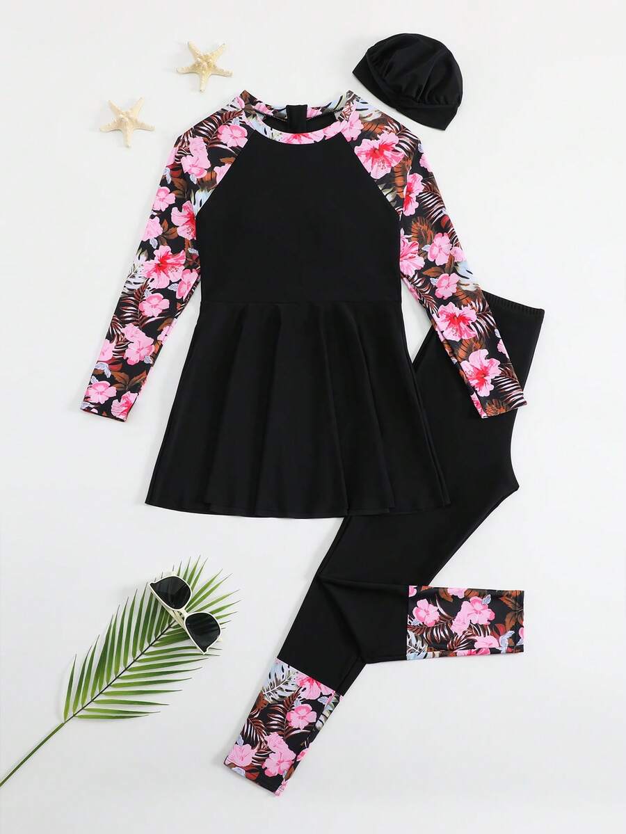 SHEIN 青少年女孩坦基尼比基尼套裝 2件組,黑色底色配粉色扶桑花與熱帶棕櫚葉印花上衣,圓領長袖裙襬設計,純黑色底色配熱帶棕櫚葉印花褲子,時尚休閒優雅成熟淑女風,適合游泳、夏季度假、海灘、海濱、泳池、夏季假期派對 - 黑色 - 查看 1