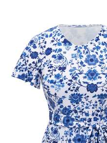 Swim Mulvari 女款新款兩件式泳衣，休閒優雅時尚藍色花卉植物印花V領短袖荷葉邊不對稱開衩設計繫帶收腰修身上衣搭配修身對比色下半身短褲，海灘派對度假時尚，簡約保守且時尚的度假泳衣套裝，春夏風格 - 藍色 - 查看 4