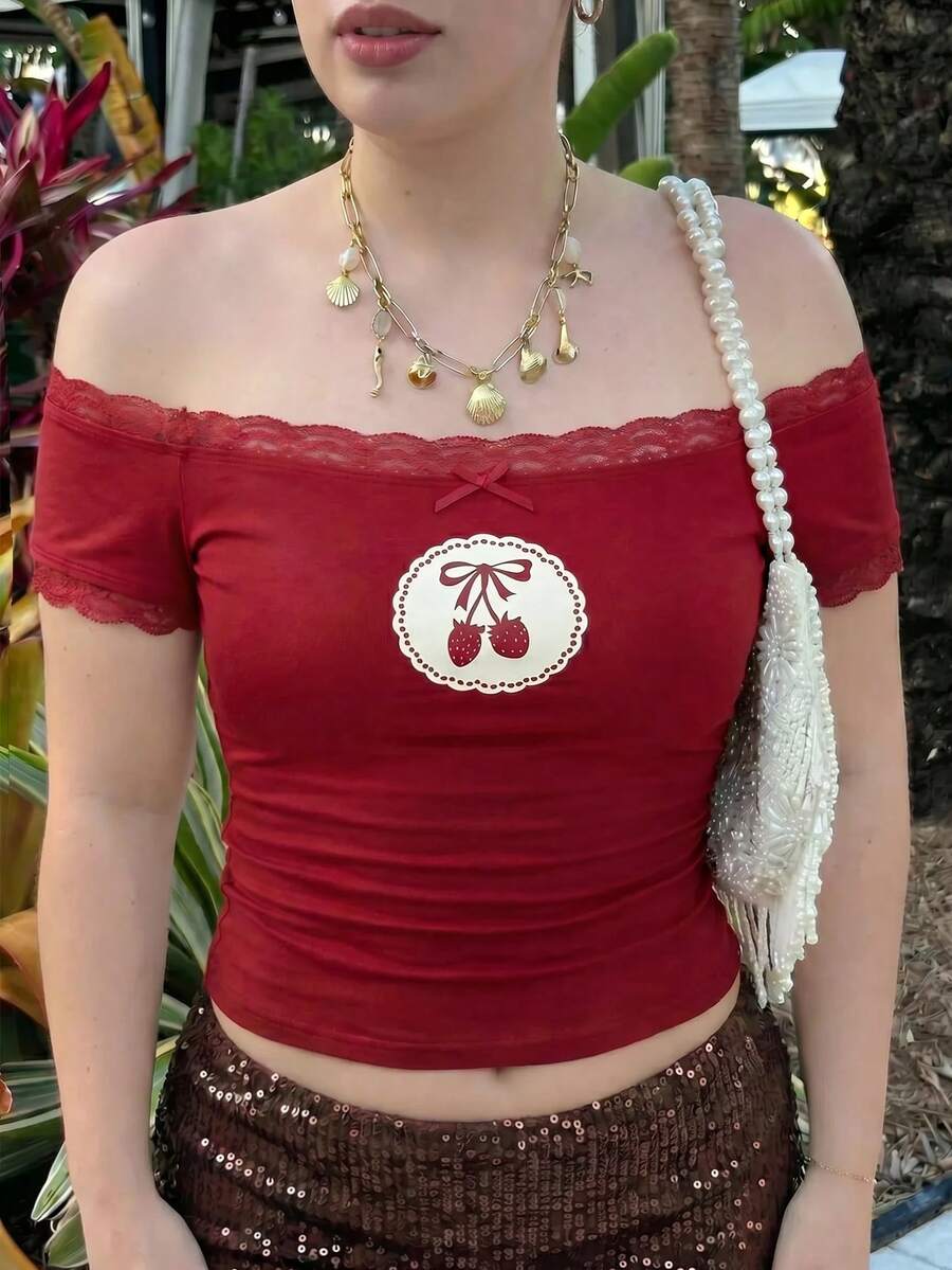 SHEIN MOD Áo trễ vai nữ size lớn họa tiết dâu tây phối ren - Đỏ - Xem 1