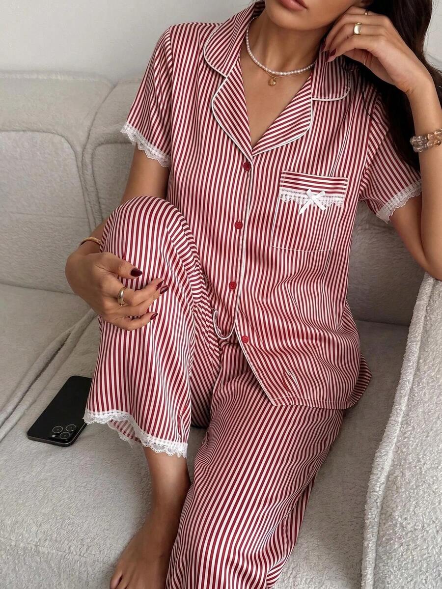 Napfluff Conjunto de pijama para mujer con estampado de rayas arrugadas tipo burbuja en todo el diseño, volantes en el borde y frente abierto - Rojo - Ver 1