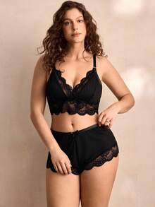 Charlaine Set 3 pcs: Celana Pendek Camisole Seksi dengan Patchwork Renda + Jubah Longgar dengan Hiasan Bunga, Set Jubah Lingerie Ukuran Plus, Set Lingerie Lengan Panjang, Set Lingerie 2 Potong - Hitam - View 3