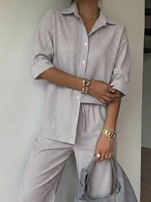 SHEIN EZwear 女士条纹单排扣上衣和裤子休闲套装，适合夏季穿着，包括女士细条纹家居服、条纹套装、最新女士商务休闲装、Pinterest 女士商务休闲装、每日穿搭、女士穿搭灵感、女士商务休闲旅行装、绿白条纹 - 咖啡棕 - 查看 5