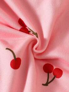 SHEIN 夏季新生女嬰甜美清新連身衣套裝，針織面料，淡粉色主色搭配紅色櫻桃滿版印花，荷葉袖與荷葉邊下襬連身衣，按扣開胯設計，附配套蝴蝶髮帶，柔軟無毛屑，適合拍照、百日慶祝、度假穿搭，春/夏季，0-9個月女嬰 - 粉色 - 查看 7