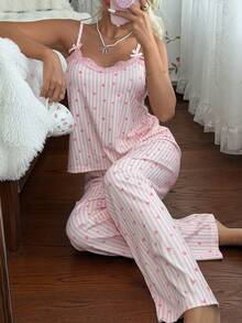 CottageSlumber Conjunto de Pijama Feminino de Todas as Estações em Tecido Canelado de Malha com Estampa de Coração Listrada, Acabamento em Renda Contrastante, Laço, Camisole & Calça Longa, Doce e Sexy, Adequado para Uso Externo - Rosa Bebê - Visão 4
