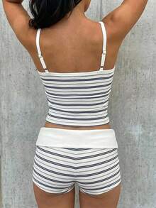 SHEIN EZwear 夏季對比飾邊細肩帶上衣與短褲套裝 - 彩色 - 查看 2