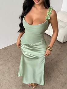 SHEIN PETITE 新春夏系列：優雅浪漫時尚的職場穿搭，帶有一抹性感魅力，適合嬌小女性 - 綠色 - 查看 8