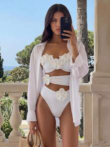 SHEIN Swim 新款春夏爆款 3D 花卉鏤空露肩白色時尚女款一件式海灘度假泳衣 - 白色 - 查看 5