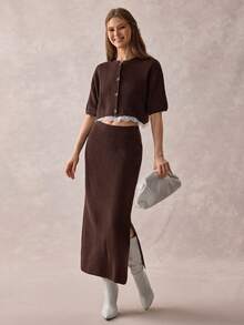 CLARA VERO Set de 2 piezas: Cárdigan con botones metálicos y falda con ribete de encaje - Café integral - Ver 5
