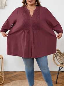 SHEIN CURVE+ 大尺碼 US22 音樂節海邊度假波西米亞休閒純色蕾絲拼接前扣寬鬆襯衫 - 酒紅色 - 查看 4