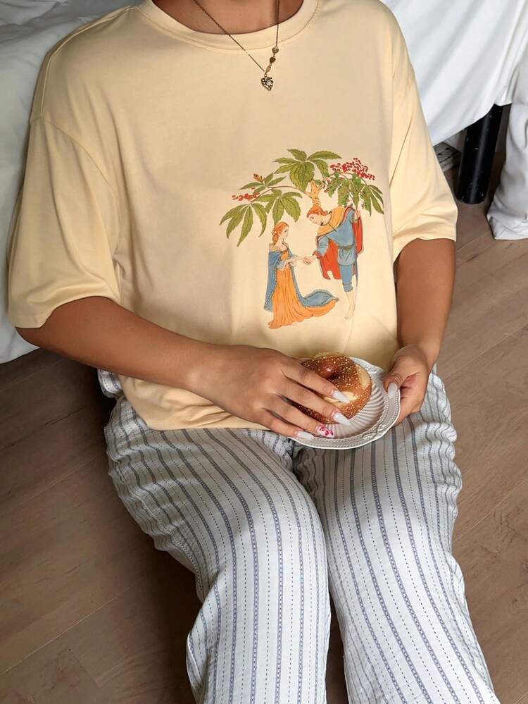 Dazy Plus Summer Pattern Print T-Shirt Top & Striped Pajama Pants Set, Plus Size Women's Spring/Summer Yellow Pajama Set