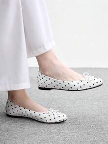 CUCCOO BIZCHIC Sepatu Flat Wanita Four Seasons untuk Santai, Komuter, Liburan, Motif Polkadot, Pita Kecil, Sol Lembut, Nyaman - Putih - View 1