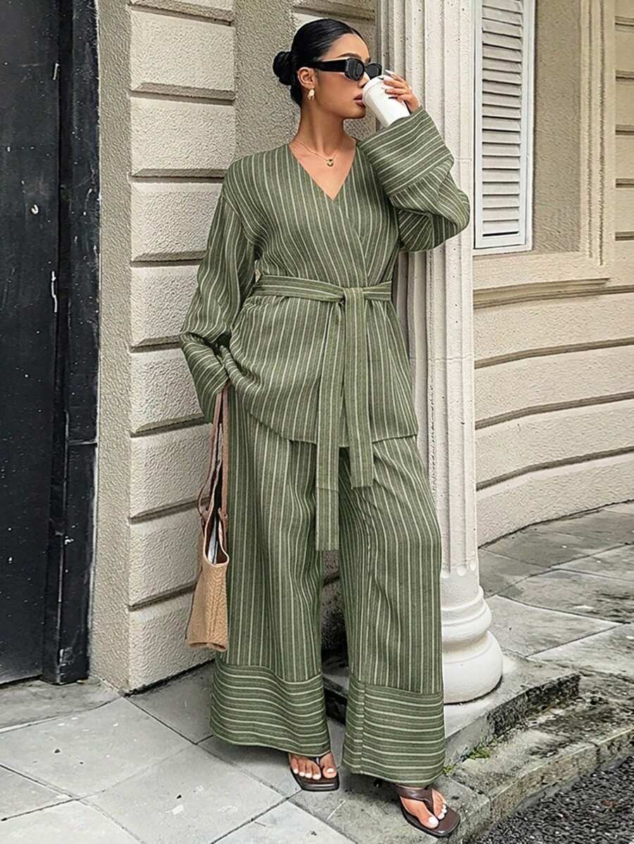 Dazy Plus 女款大尺碼春秋冬 Kelly Green 套裝,V領休閒優雅不對稱門襟綁帶上衣配長褲,適合辦公室、假期穿搭、正式早午餐 - 軍綠色 - 查看 1