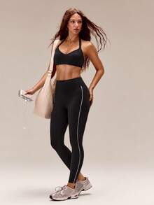 GLOWMODE FeatherFit™ Bring The Heat Bra Olahraga Halter Demi Anti-Selip Lembut dan Ringan dengan Cup yang Dapat Dilepas, Cocok untuk Yoga, Pilates, Studio, dan Aktivitas Sehari-hari dengan Dampak Rendah - Hitam - View 8