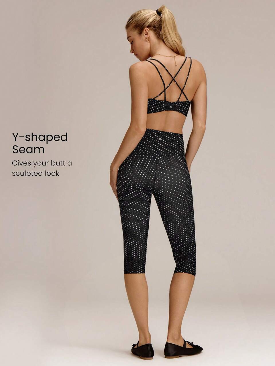 17" FeatherFit™ Crossover Waist Front Special Seam Cutie Capri Leggings Low Impact Yoga Pilates Studio Daily