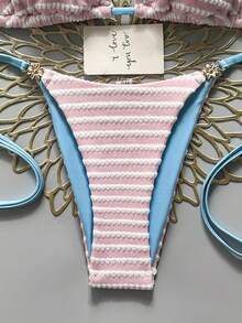 Swim Vcay 2026春夏三角杯掛脖式粉白紋理面料金色花朵裝飾可愛風高衩繫帶性感比基尼女裝，適合海灘、海邊與泳池 - 粉色 - 查看 7