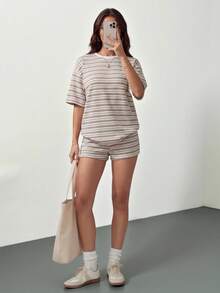 SHEIN Tall 2件組女款寬鬆條紋圓領T恤與鬆緊腰長褲套裝，白色條紋，夏季休閒居家睡衣度假套裝，適合高個女性 - 彩色 - 查看 4