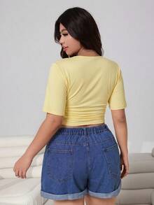 Solflare Áo thun casual đa năng mới Xuân/Hè, phù hợp đi làm, tiệc tùng, lễ hội âm nhạc, tựu trường, du lịch, streetwear, mặc nhà, yoga, fitness, ngắm cảnh, mặc nhiều dịp, có thể mặc ngoài hoặc phối lớp, cổ vuông, tay ngắn bèo, eo chiết, gấu cong, dệt co giãn, màu vàng nhạt, size lớn - Màu vàng ngỗng - Xem 2