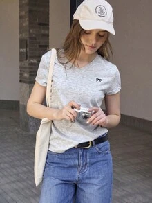 Jouncy 女款蝴蝶結印花V領短袖休閒百搭T恤 - 淺灰色 - 查看 7