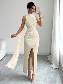 SHEIN Raffinéa فستان نسائي أنيق بدون أكمام مزين بزخارف زهرية ثلاثية الأبعاد وتصميم شريط مع حافة مشقوقة - لون مشمشي - مشاهدة 3