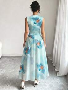 Modelyn 藍色蘭花印花法式無袖洋裝，女款時尚低腰收腰設計長版雪紡花卉洋裝，適合夏季度假與日常穿著 - 彩色 - 查看 2