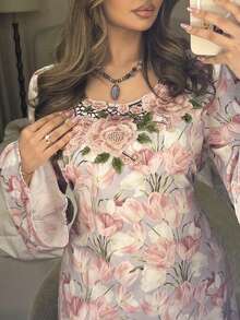 Yasmyna فستان عربي أنيق مطبوع بالزهور ومطرز للنساء - متعدد الألوان - مشاهدة 3