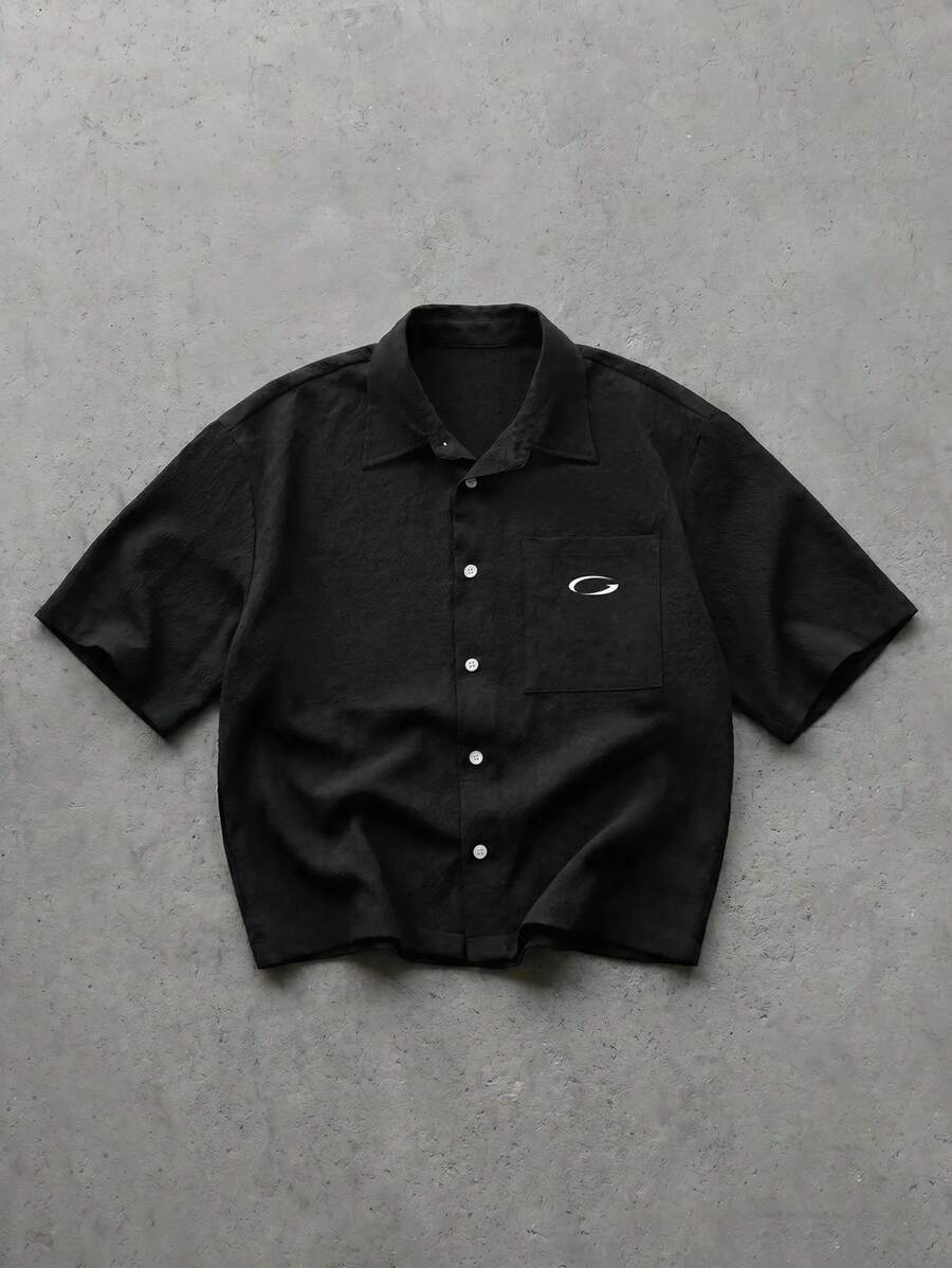 Manfinity VCAY Camisa de manga corta para hombre con bordado en el pecho, abotonadura sencilla, para vacaciones, regalo del Día del Padre - Negro - Ver 1