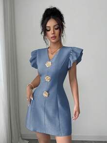 SHEIN Elenzya 女款夏季精緻優雅通勤風V領短袖玫瑰金屬扣飾收腰A字短洋裝 - 藍色 - 查看 4