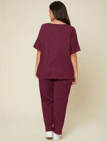 SHEIN BASICS 大尺碼純色T恤與長褲夏季套裝 - 酒紅色 - 查看 2