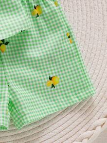 SHEIN Playful Pals 2件組女嬰幼兒/新生兒0-3歲春夏季休閒日常可愛度假條紋蝴蝶結裝飾可愛黃色檸檬印花吊帶上衣+短褲套裝 - 綠色 - 查看 5