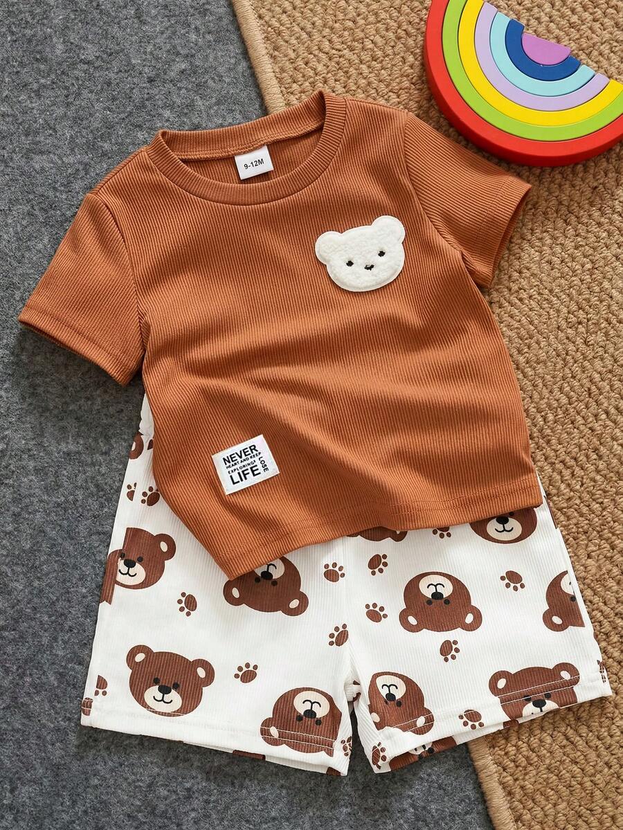 SHEIN Playful Pals 2件/套男嬰裝飾領卡通熊圖案短袖開襟衫與印花熊圖案短褲,男嬰上衣與短褲套裝,羅紋材質服裝,男嬰衣著套裝,夏季嬰兒熊裝 - 棕色 - 查看 1