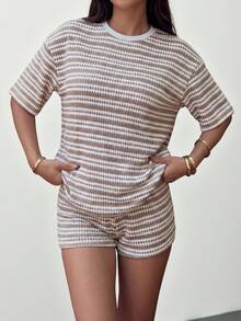 SHEIN Tall 2件組女款寬鬆條紋圓領T恤與鬆緊腰長褲套裝，白色條紋，夏季休閒居家睡衣度假套裝，適合高個女性 - 彩色 - 查看 2