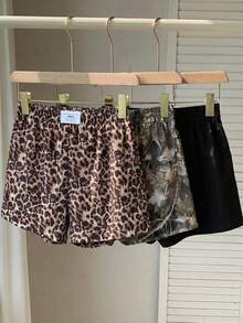 SHEIN EZwear Pantalones cortos casuales de talla grande, de unicolor, estampado de leopardo y gráfico, multicolor - Multicolor - Ver 3