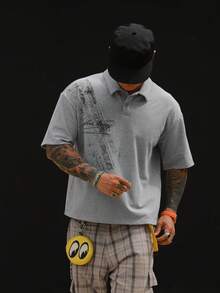 DAZY 夏季圖案印花灰色短袖街頭風男士 Polo 衫 - 灰色 - 查看 4